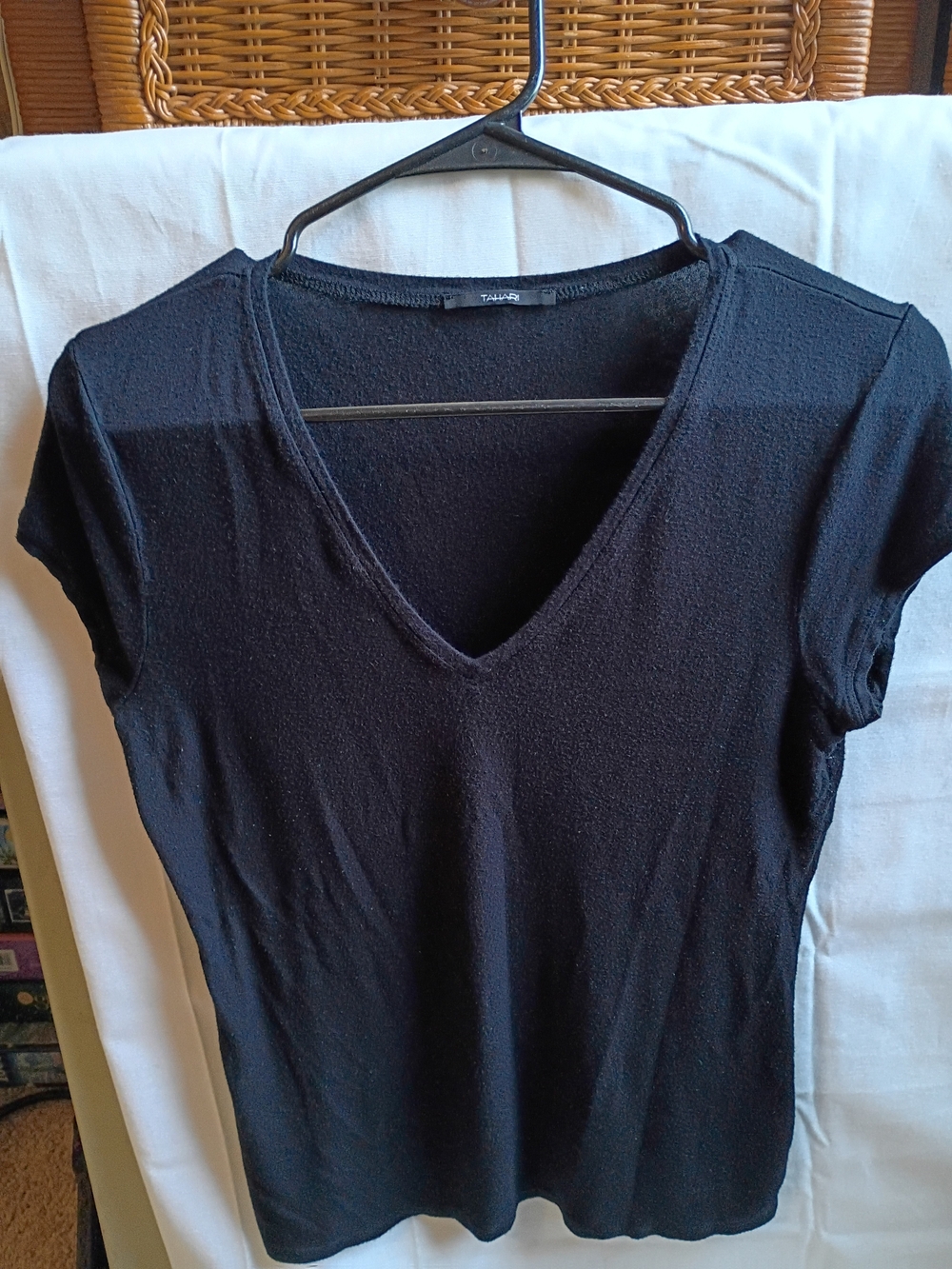 Tahari Black V-Neck Short Sleeve Women's Top Size M